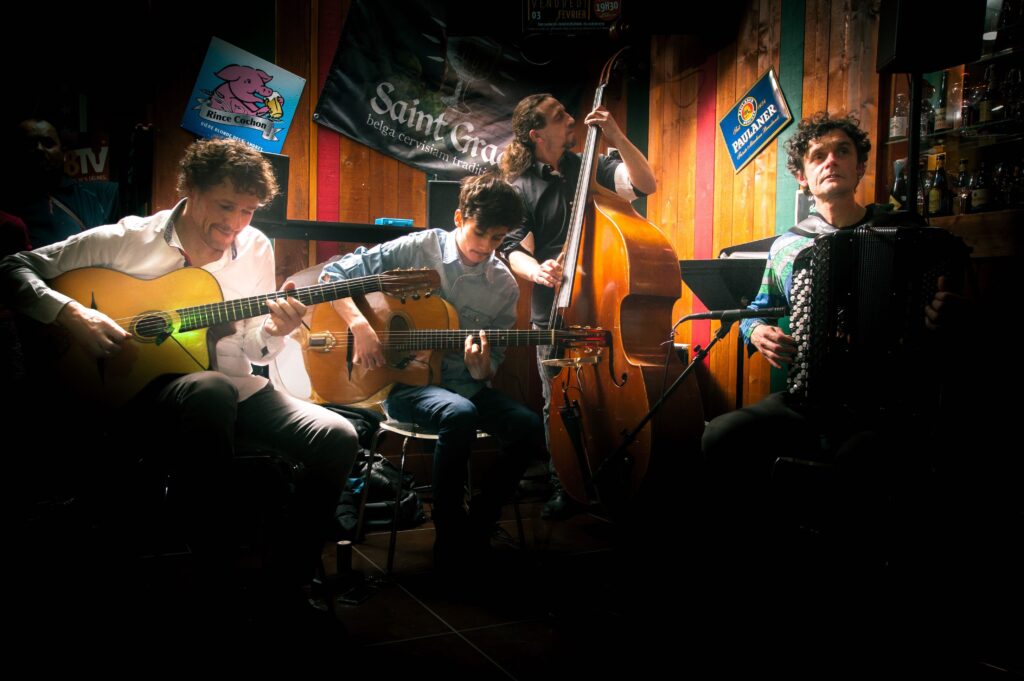 Concert jazz manouche sous les étoiles avec Swing Folie