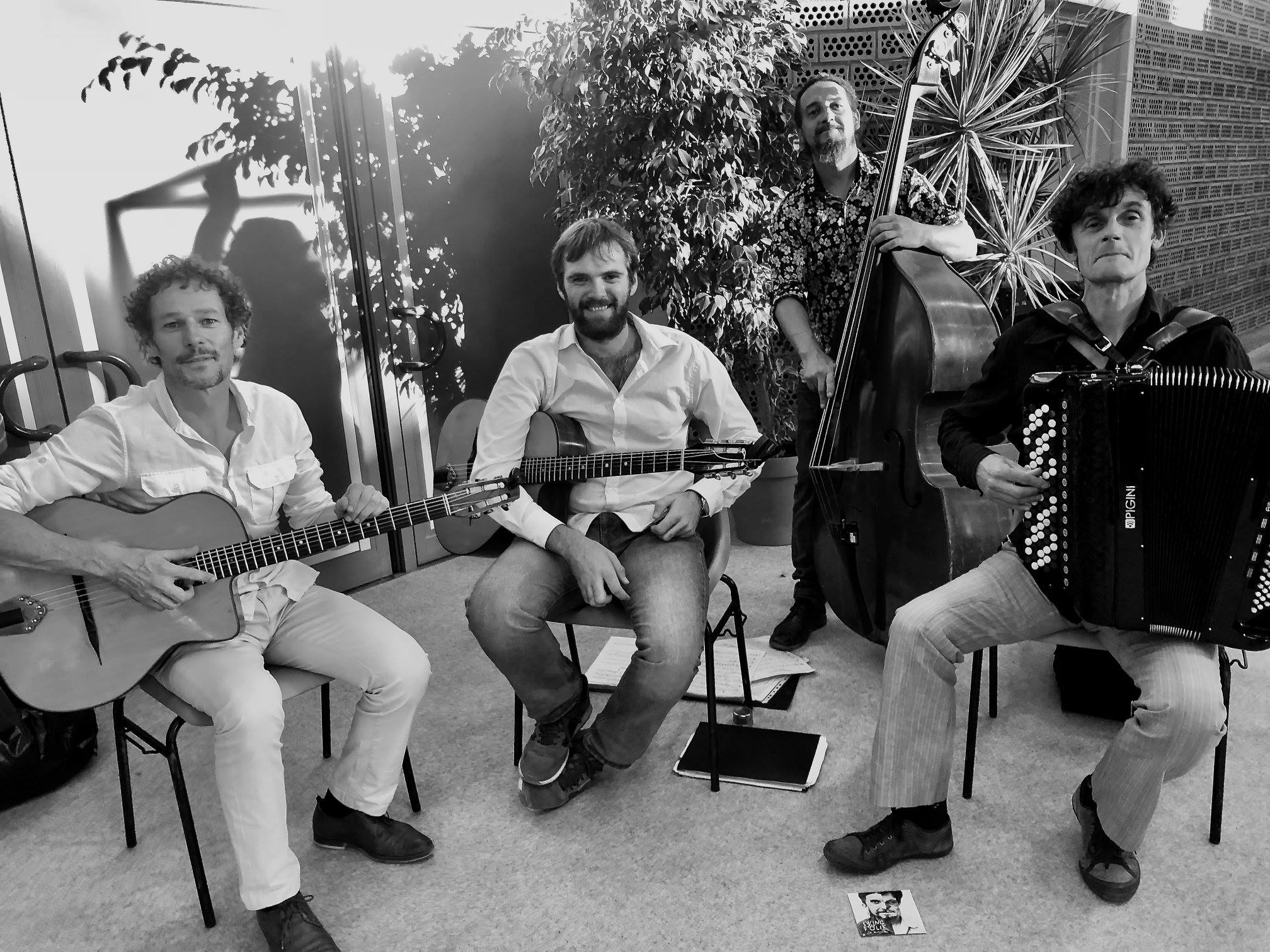 Concert dans la cour du château Swing Folie