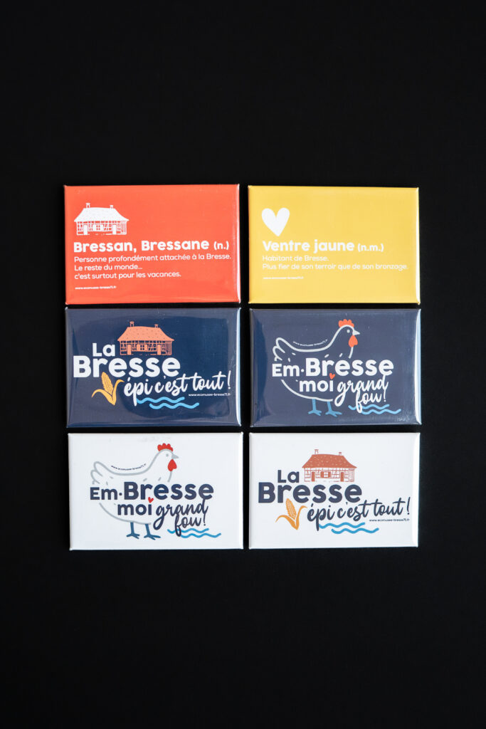 Nouveaux mugs et nouvelles tasses de la boutique de l’Écomusée de la Bresse.