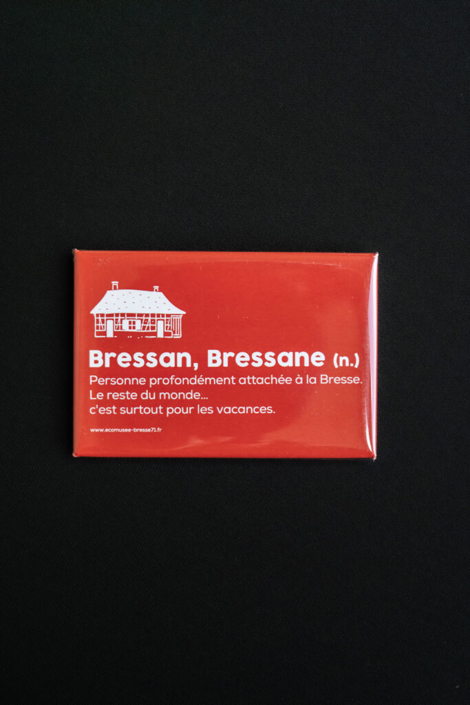 Nouveaux mugs et nouvelles tasses de la boutique de l’Écomusée de la Bresse.